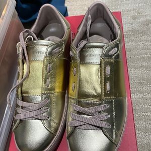 Valentino Rockstud sneakers - NEW IN BOX size 36